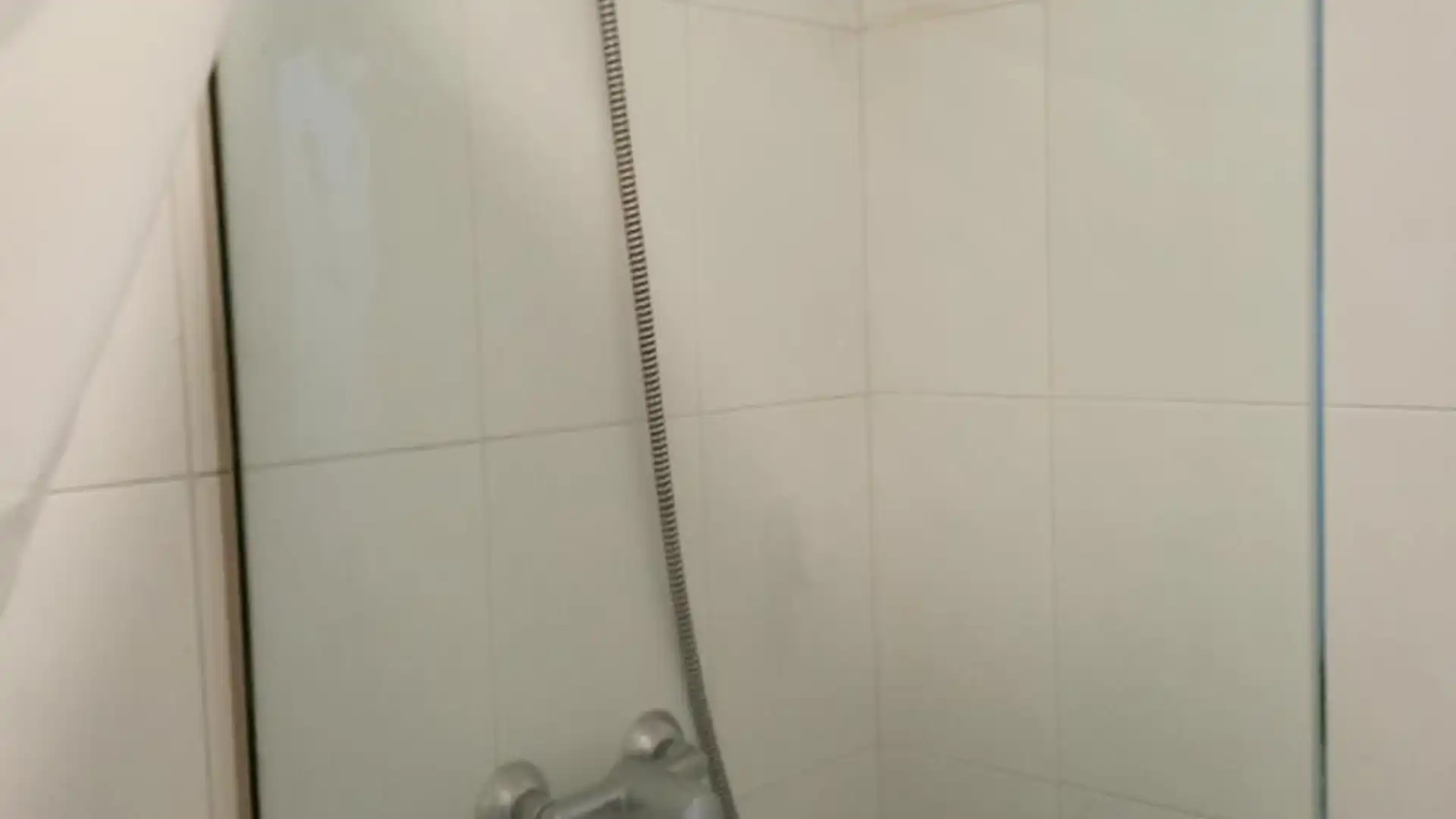 Bathroom of Apartments for rent in Santiago de Compostela   with Furnished, Oven and Washing machine