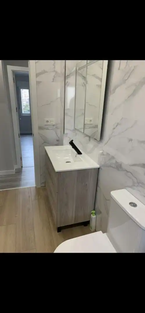 Flat for sale in Avenida de Gaspar García Laviana, 12, Pumarín Bathroom of Flat for sale in Gijón with Heating, Parquet flooring and Terrace