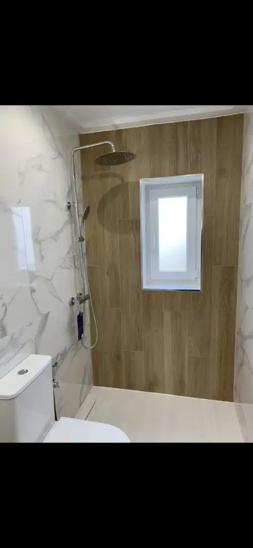 Flat for sale in Avenida de Gaspar García Laviana, 12, Pumarín Bathroom of Flat for sale in Gijón with Heating, Parquet flooring and Terrace