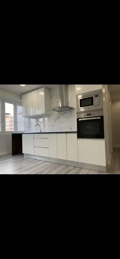 Flat for sale in Avenida de Gaspar García Laviana, 12, Pumarín Kitchen of Flat for sale in Gijón with Heating, Parquet flooring and Terrace