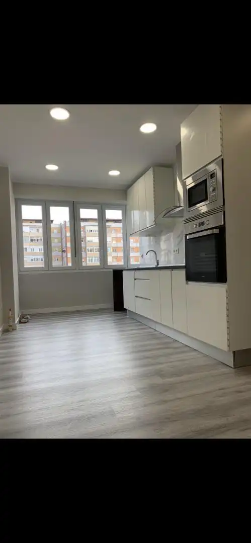 Flat for sale in Avenida de Gaspar García Laviana, 12, Pumarín Kitchen of Flat for sale in Gijón with Heating, Parquet flooring and Terrace