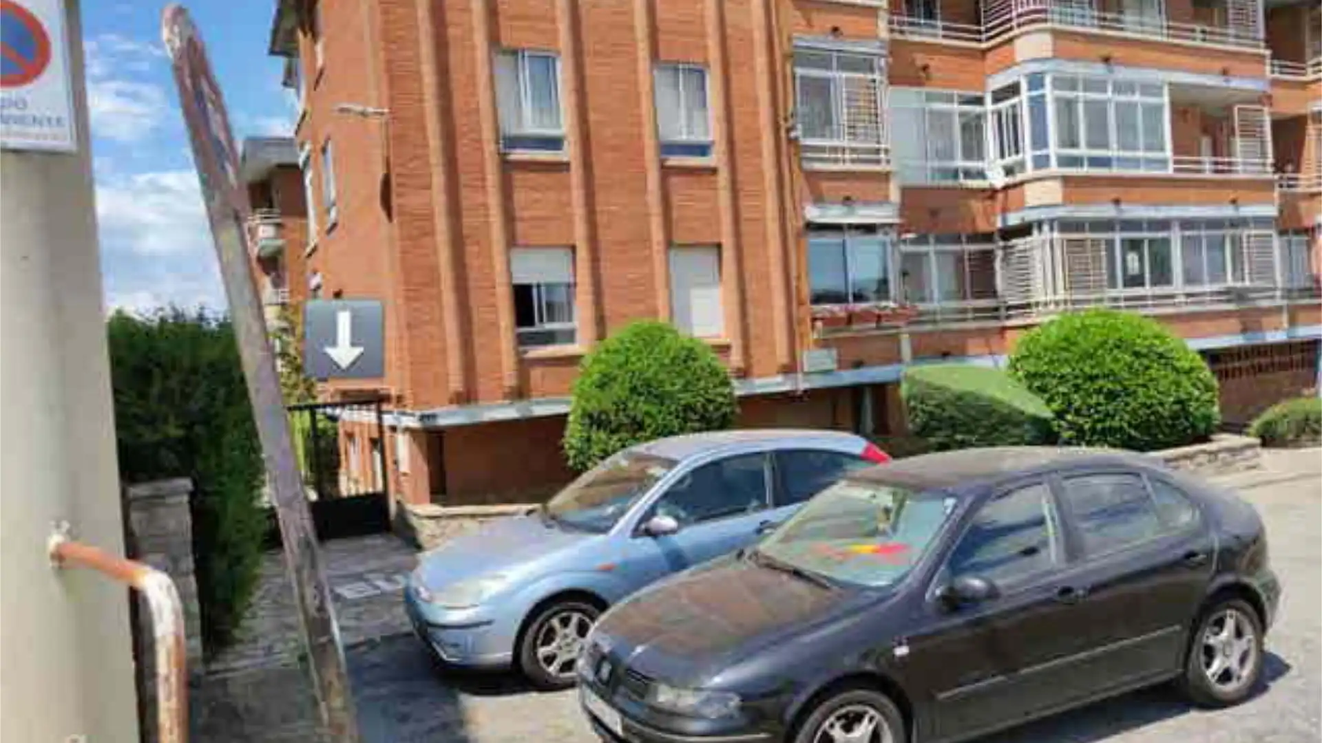 Parking of Flat for rent in Valverde de la Virgen  with Private garden, Terrace and Swimming Pool