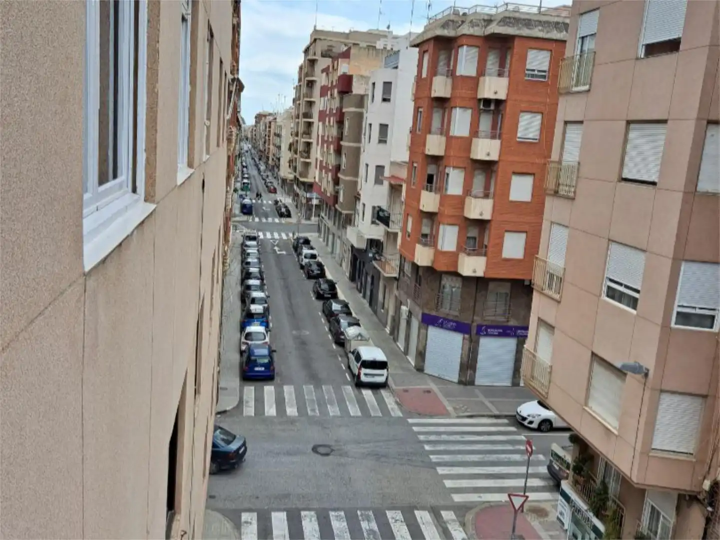 Habitación en Carrer Espronceda, 27, Reina Victoria - Miguel Hernández Vista exterior de Piso para compartir en Elche / Elx con Aire acondicionado, Calefacción y Amueblado