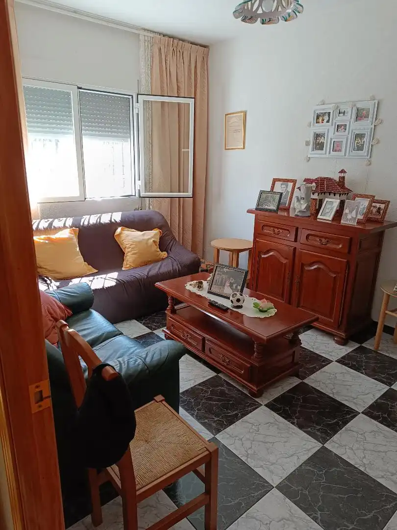 Sala de estar de Casa adosada en venta en Navas de Estena con Trastero, Amueblado y Horno