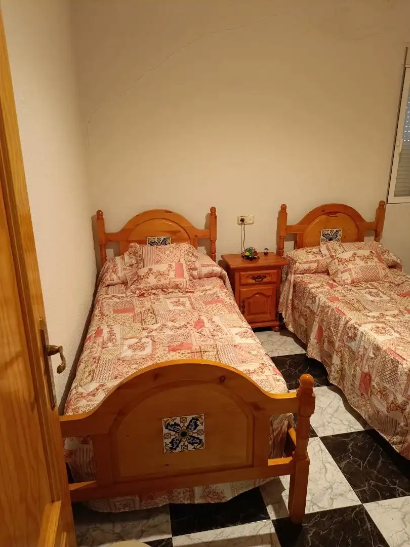 Habitación de Casa adosada en venta en Navas de Estena con Trastero, Amueblado y Horno