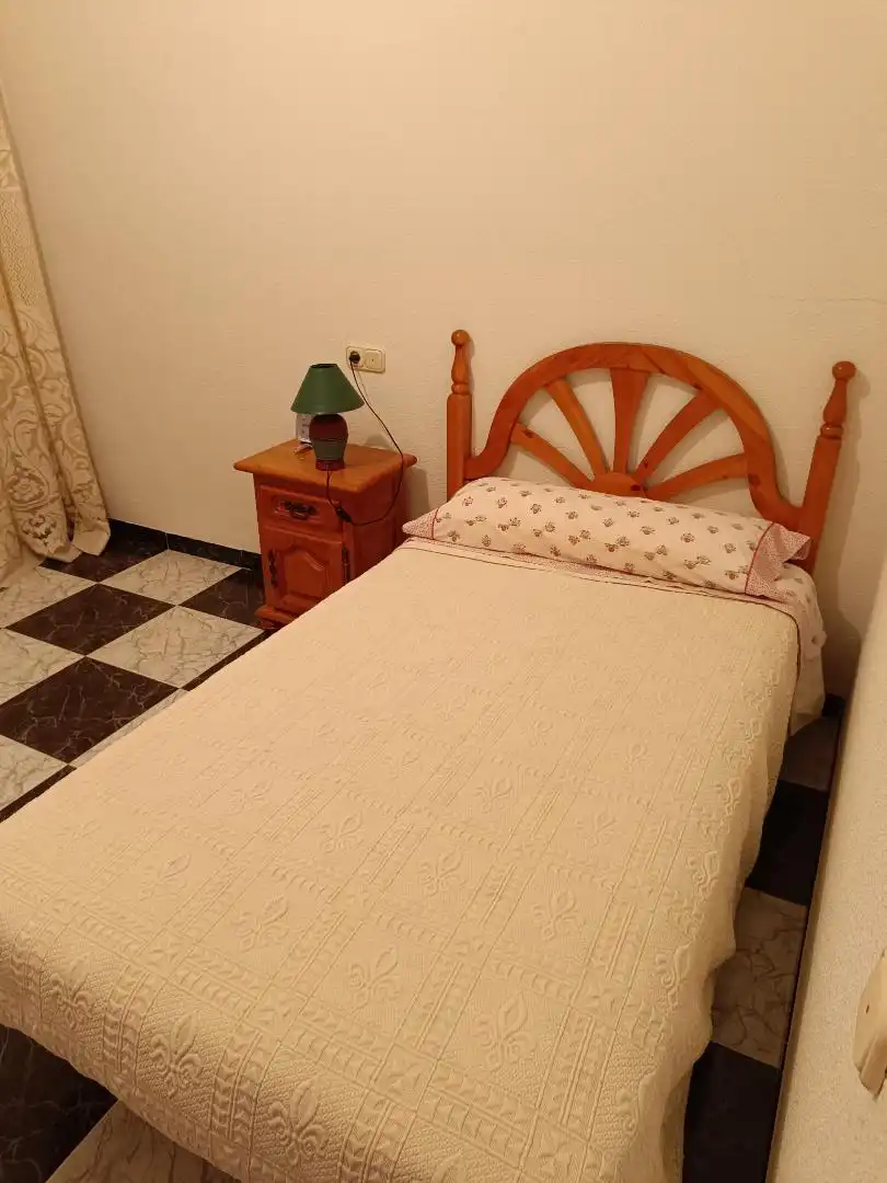 Habitación de Casa adosada en venta en Navas de Estena con Trastero, Amueblado y Horno