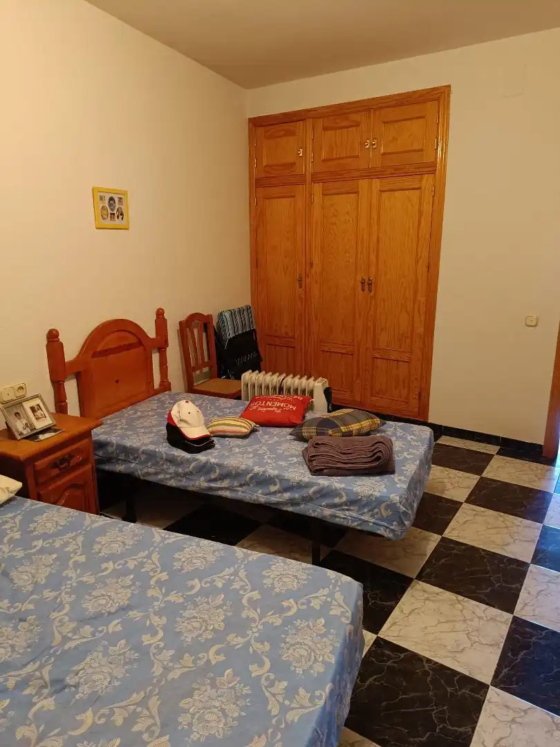 Habitación de Casa adosada en venta en Navas de Estena con Trastero, Amueblado y Horno