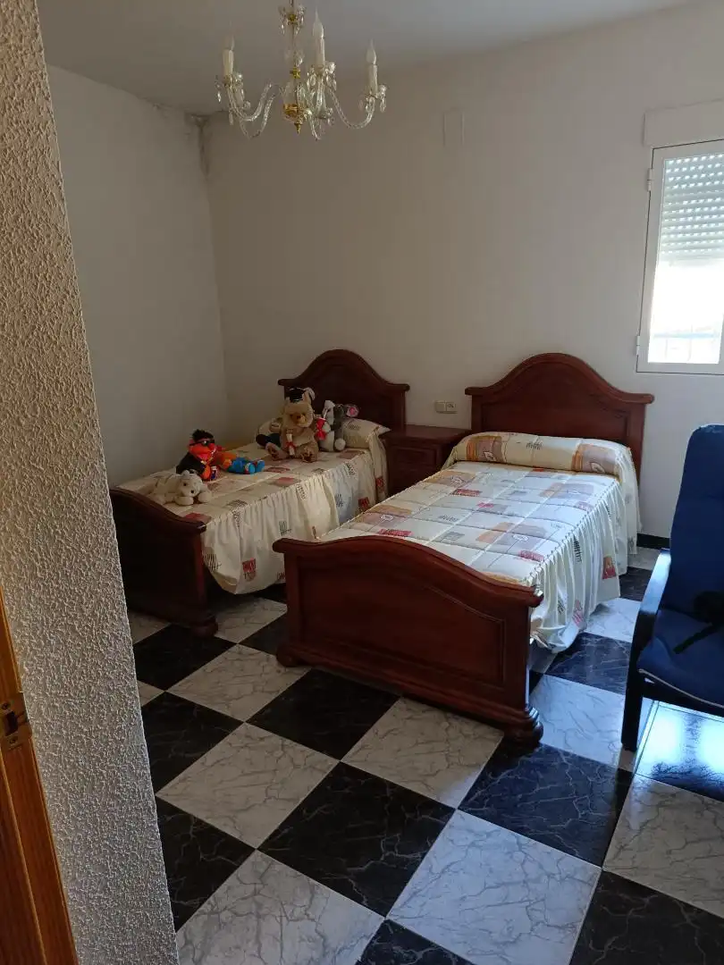 Habitación de Casa adosada en venta en Navas de Estena con Trastero, Amueblado y Horno
