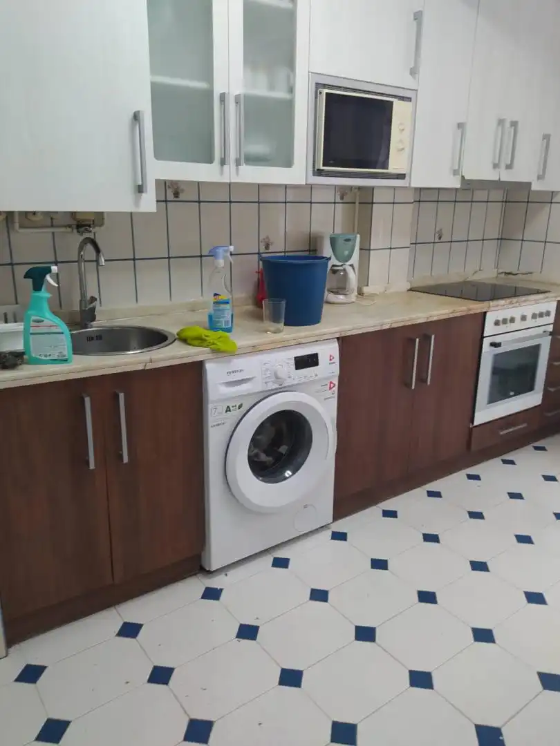 Kitchen of Flat for share in Gijón   with Parquet flooring, Furnished and Balcony