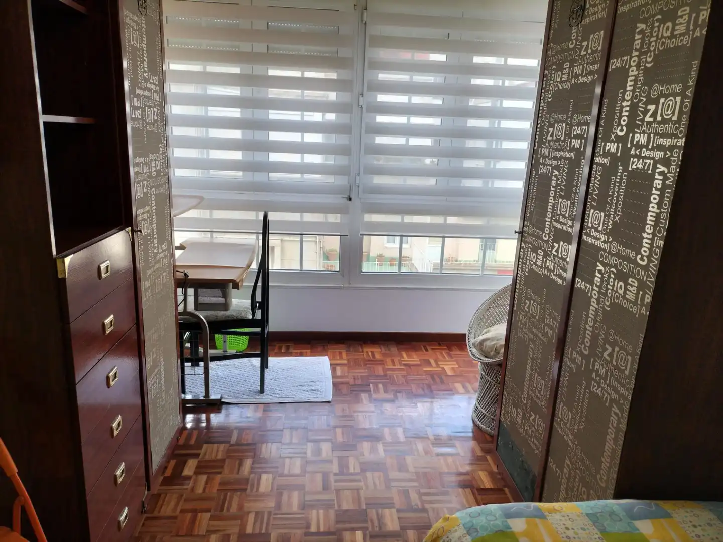 Bedroom of Flat for share in Gijón   with Parquet flooring, Furnished and Balcony