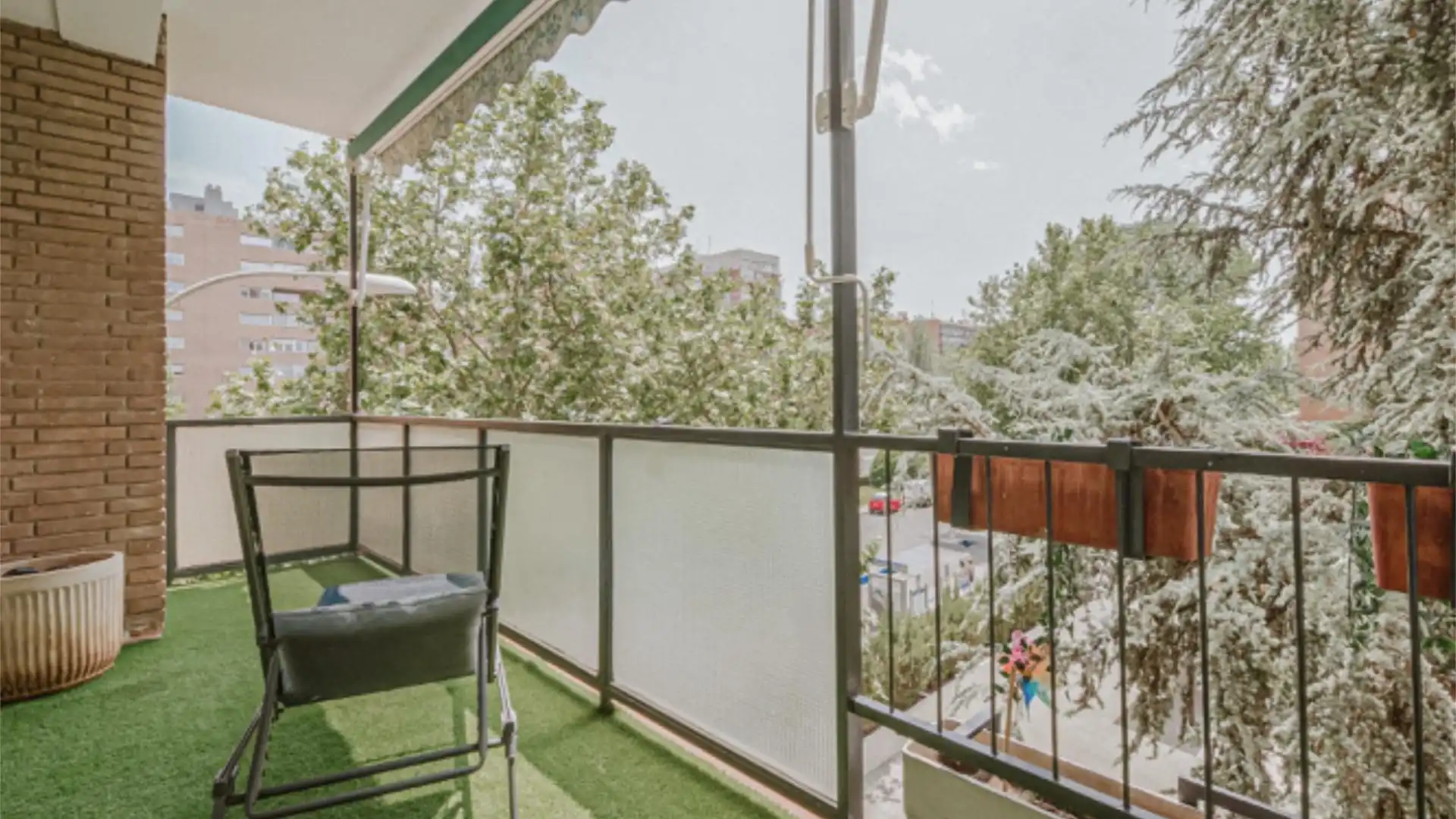 Terrasse von Wohnung zum Verkauf in  Madrid Capital mit Klimaanlage, Heizung und Parkett