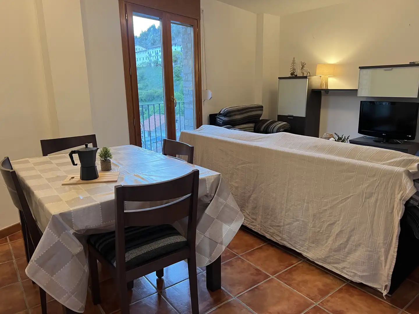 Flat for rent in Calle Cañizal, 9, Alcalá de la Selva Dining room of Flat for rent in Alcalá de la Selva with Balcony