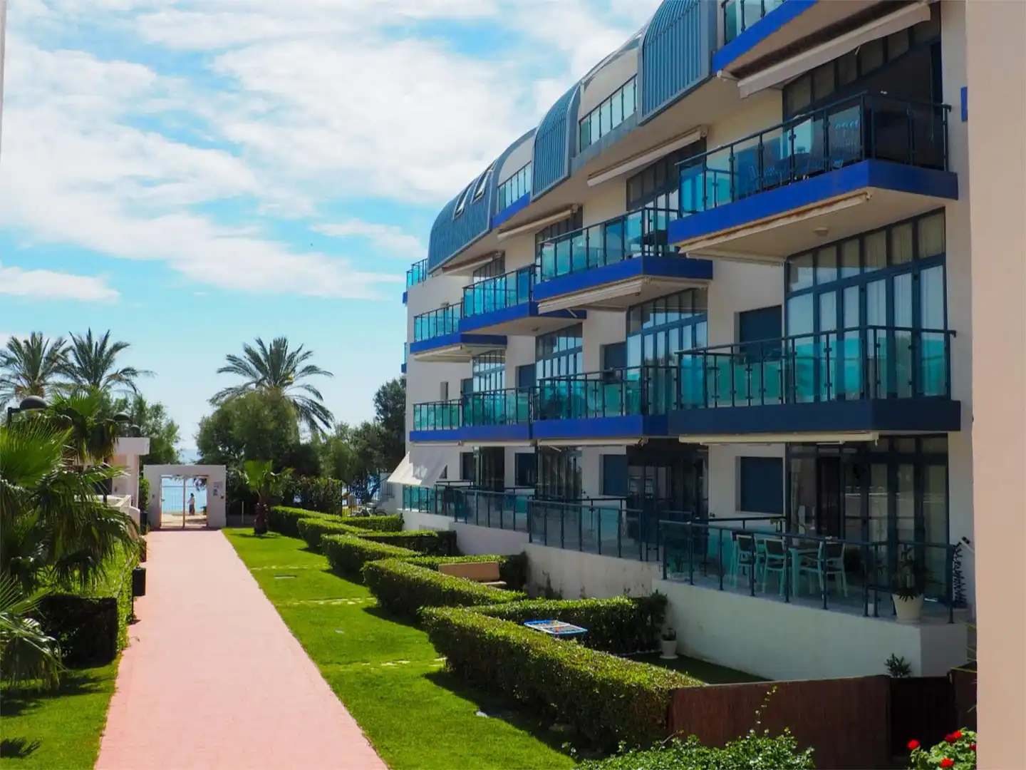 Apartament en venda a Calle Cambriles, 1, Castell de Ferro Vista exterior de Apartament en venda en Gualchos amb Aire condicionat, Calefacció i Jardí privat