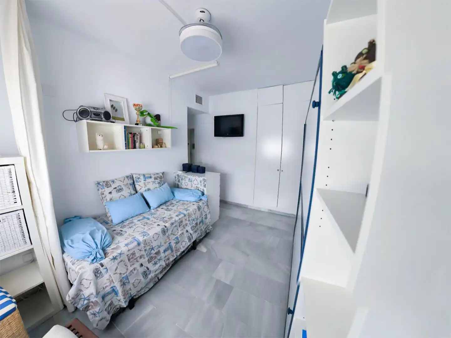 Apartament en venda a Calle Cambriles, 1, Castell de Ferro Dormitori de Apartament en venda en Gualchos amb Aire condicionat, Calefacció i Jardí privat