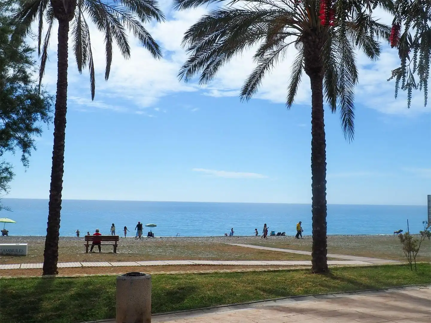Apartament en venda a Calle Cambriles, 1, Castell de Ferro Vista exterior de Apartament en venda en Gualchos amb Aire condicionat, Calefacció i Jardí privat