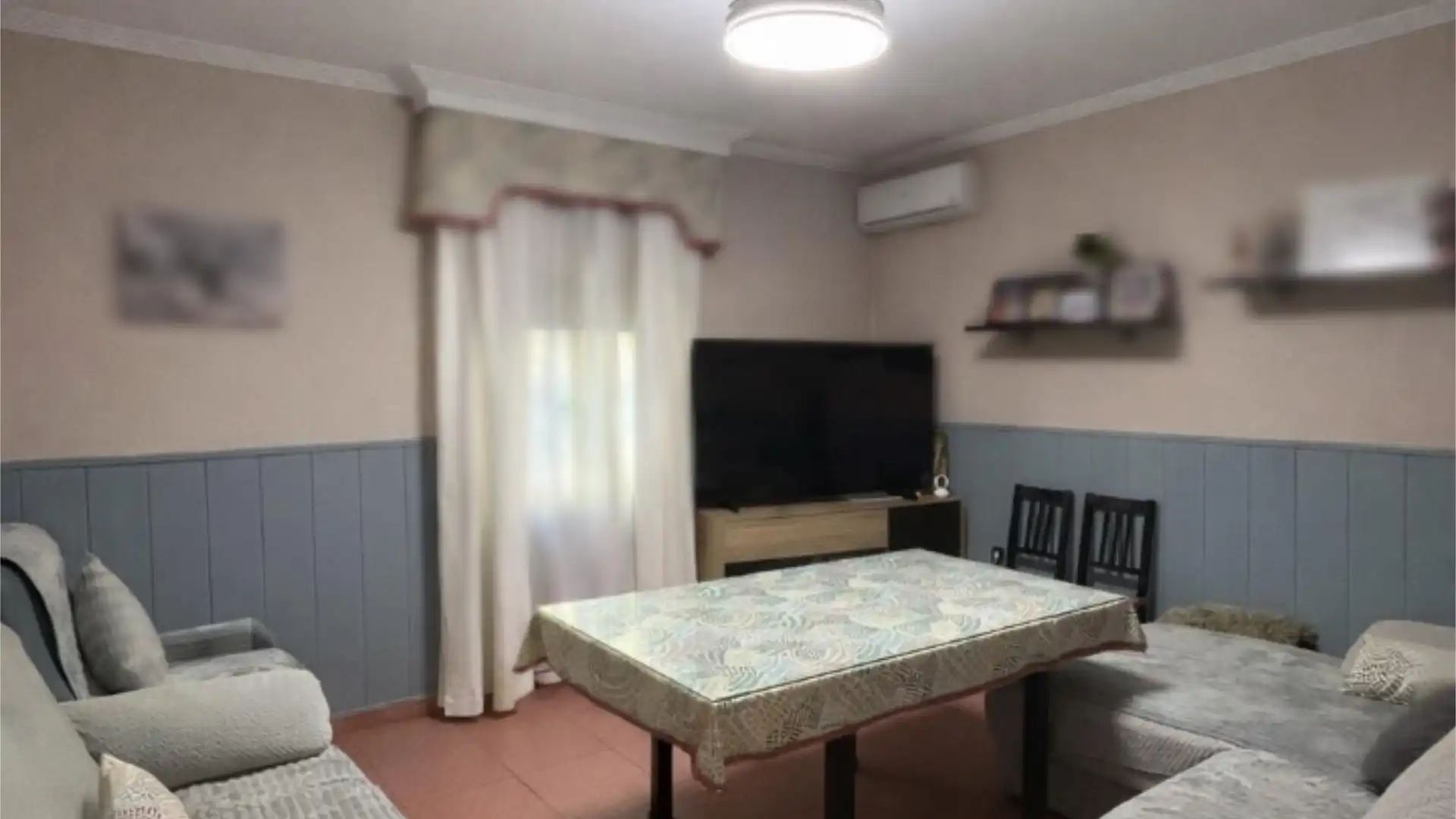 Casa adosada en venda a Calle Virgen Mediadora, 2, Torreblanca Sala d'estar de Casa adosada en venda en Sevilla Capital