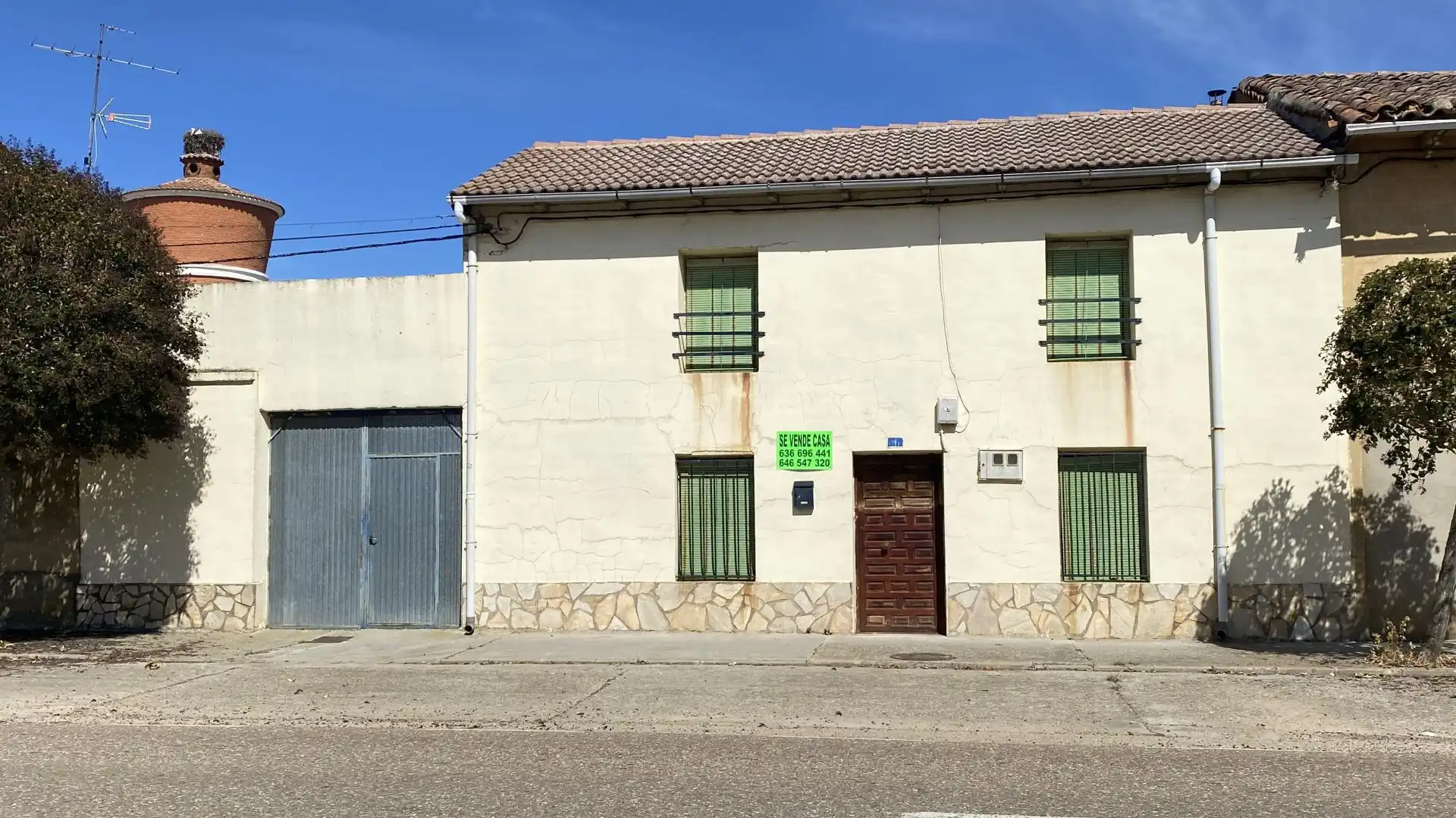 Exterior view of Single-family semi-detached for sale in Villaquejida  with Storage room and Furnished