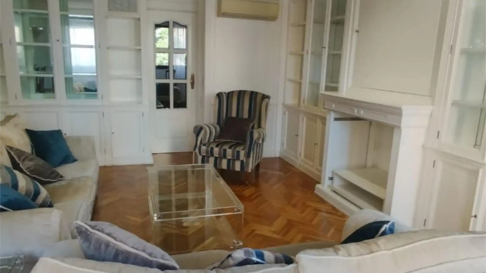 Living room of Flat for rent in  Madrid Capital  with Air Conditioner and Swimming Pool