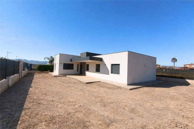 Casa-chalet en Venta en Purias