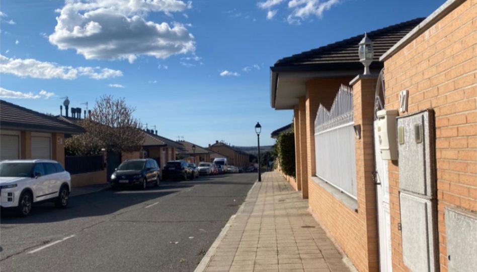 Casa o chalet de alquiler en Calle del Tomillo, 15, Hervencias Altas - El Pinar, Ávila Capital - imagen 1 Foto 1 de Casa o chalet de alquiler en Calle del Tomillo, 15, Hervencias Altas - El Pinar, Ávila Capital
