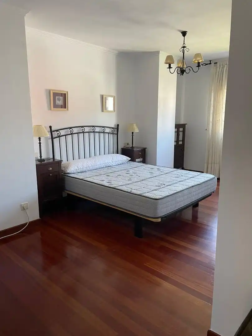 Habitación de Dúplex en venta en Padrón con Calefacción, Parquet y Trastero