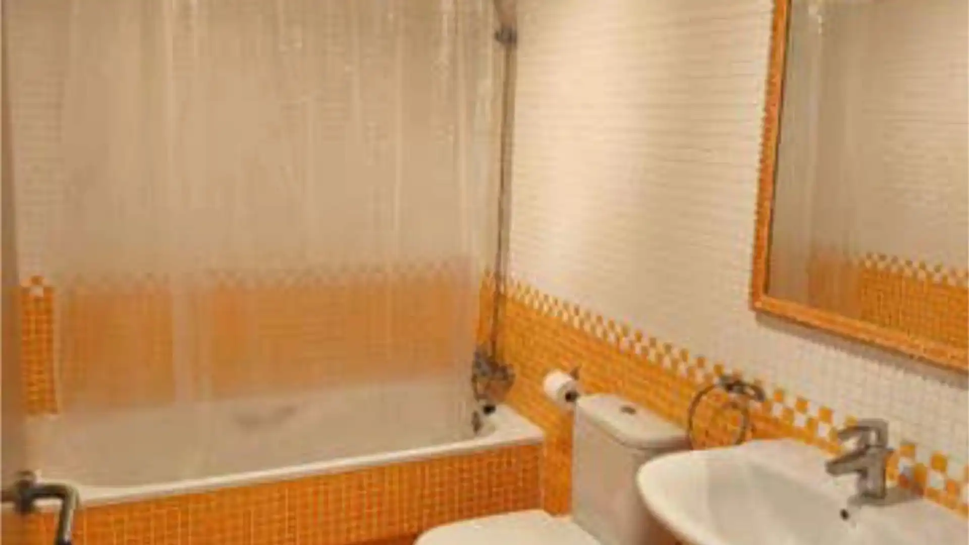 Badezimmer von Wohnungen zur Miete in O Porriño   mit Heizung, Terrasse und Abstellraum