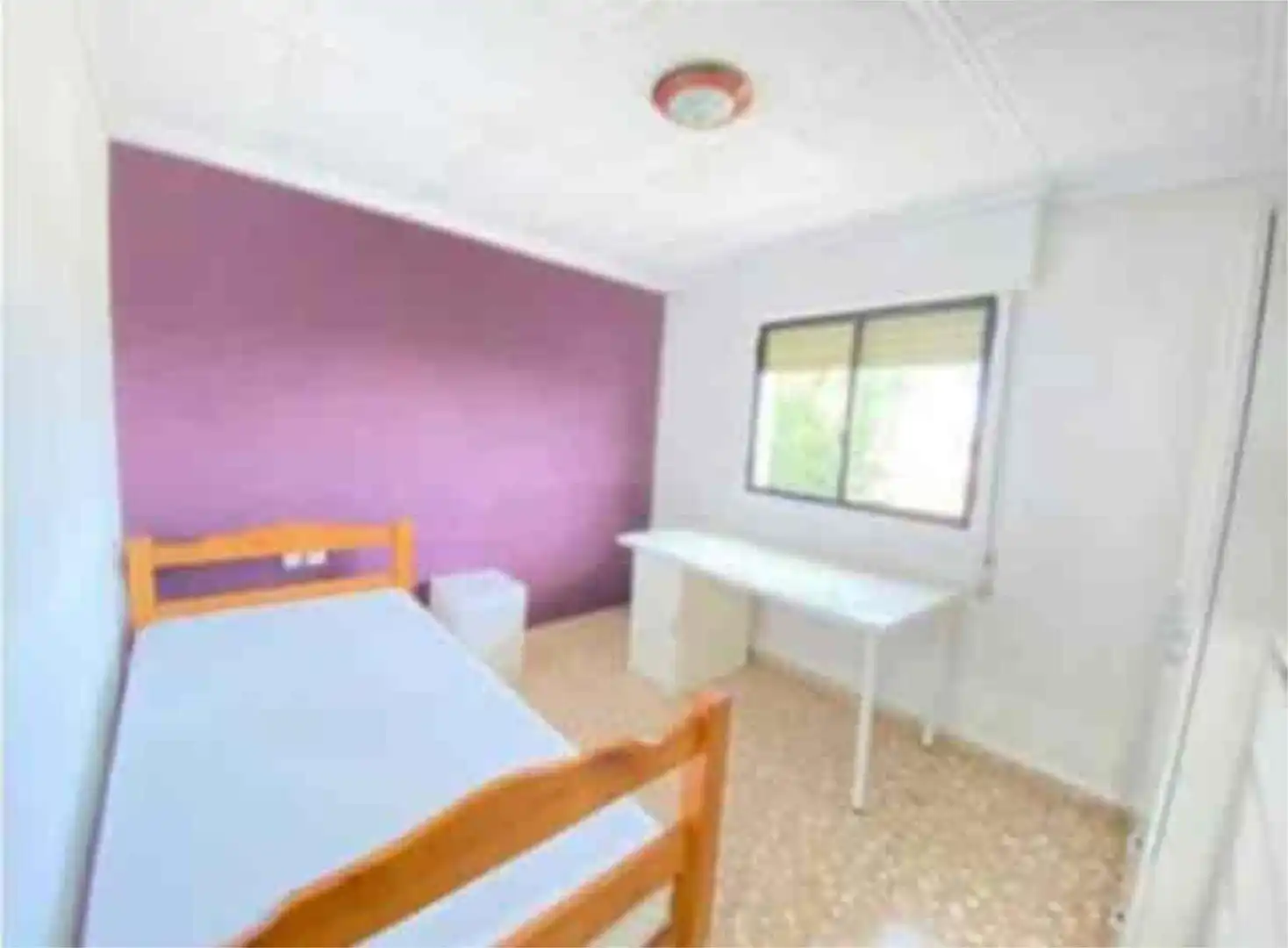 Casa adosada en venta en Carlet Habitación de Casa adosada en venta en Carlet con Jardín privado, Terraza y Trastero
