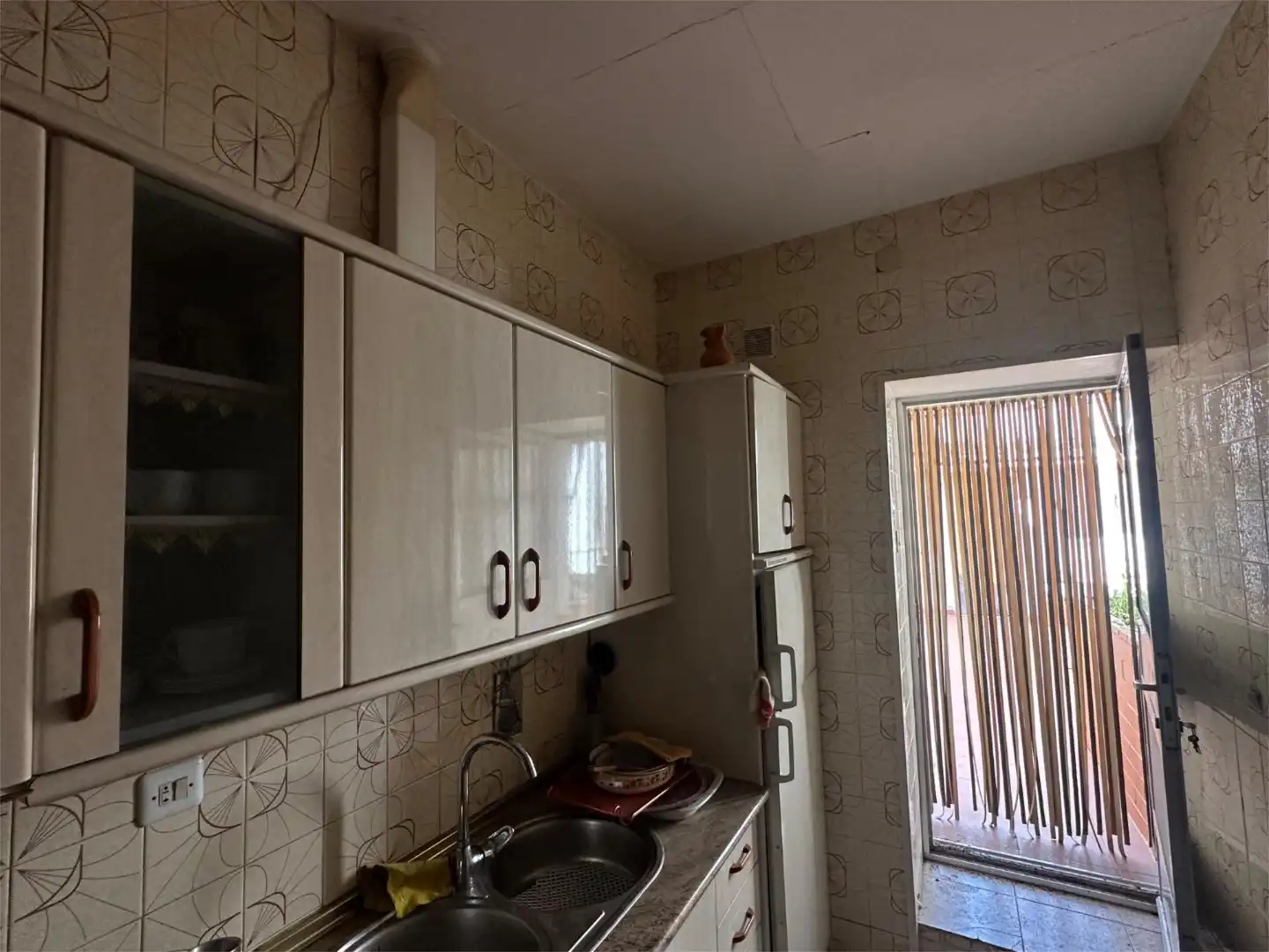 Flat for sale in Calle Sagasta, 14, Úbeda Kitchen of Flat for sale in Úbeda with Terrace, Storage room and Balcony