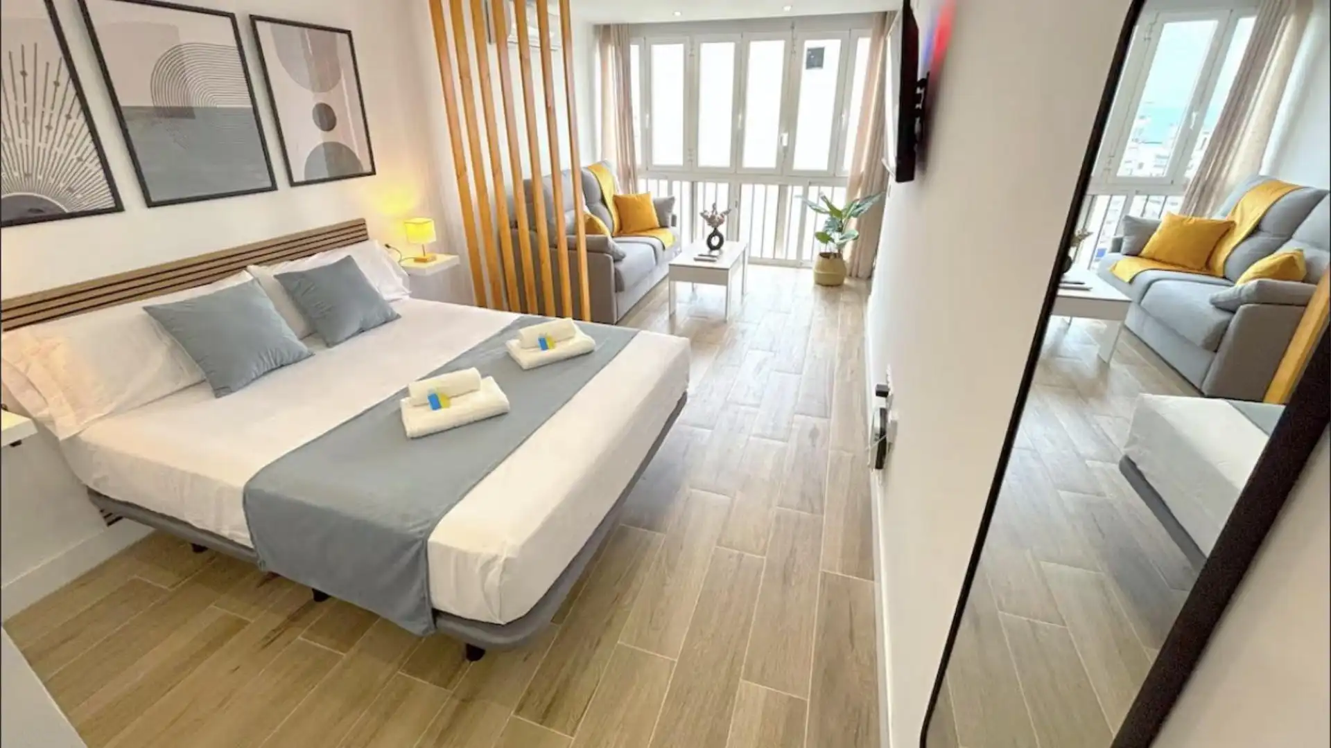 Bedroom of Study for sale in Torremolinos  with Air Conditioner and Balcony