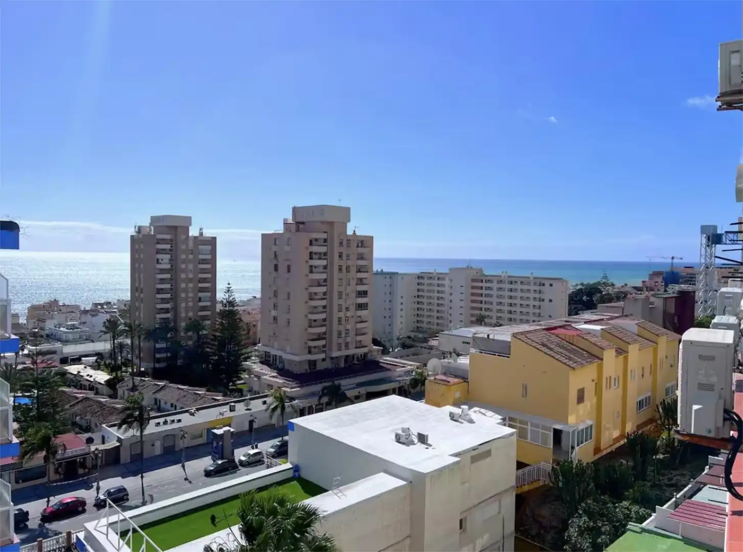 Vista exterior de Estudio en venta en Torremolinos con Aire acondicionado, Parquet y Trastero