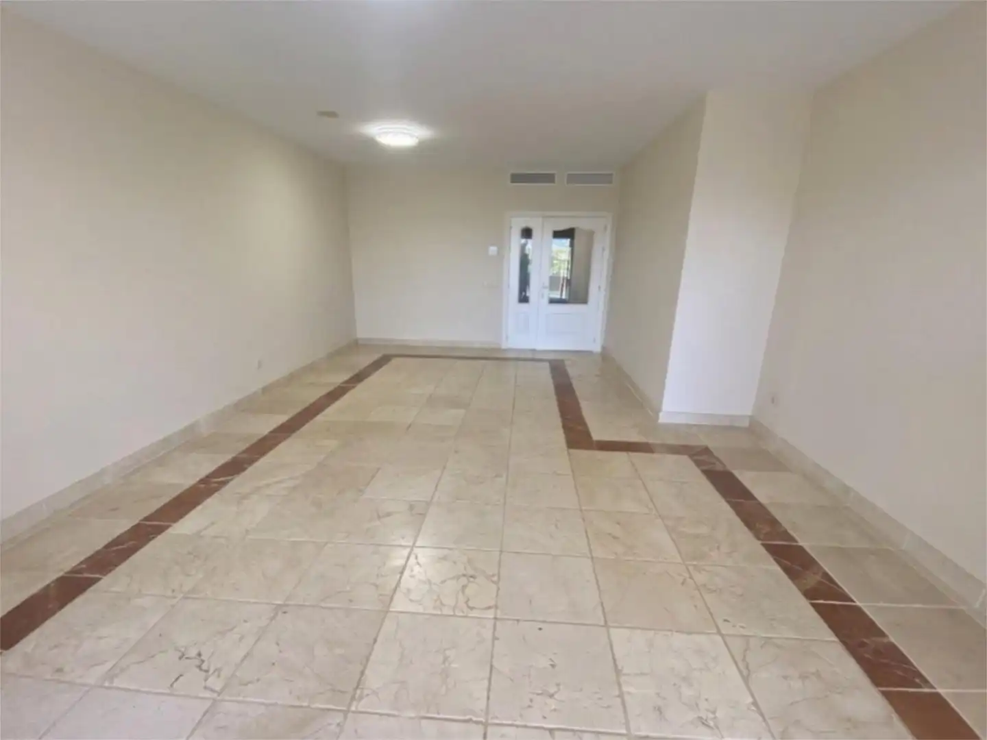 Wohnung zum Verkauf in Estepona mit Klimaanlage, Heizung und Terrasse