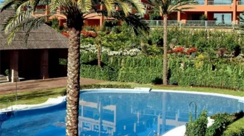 Photo 5 of Flat for sale in Calle Pico Alcazaba, 21, Benatalaya, Estepona