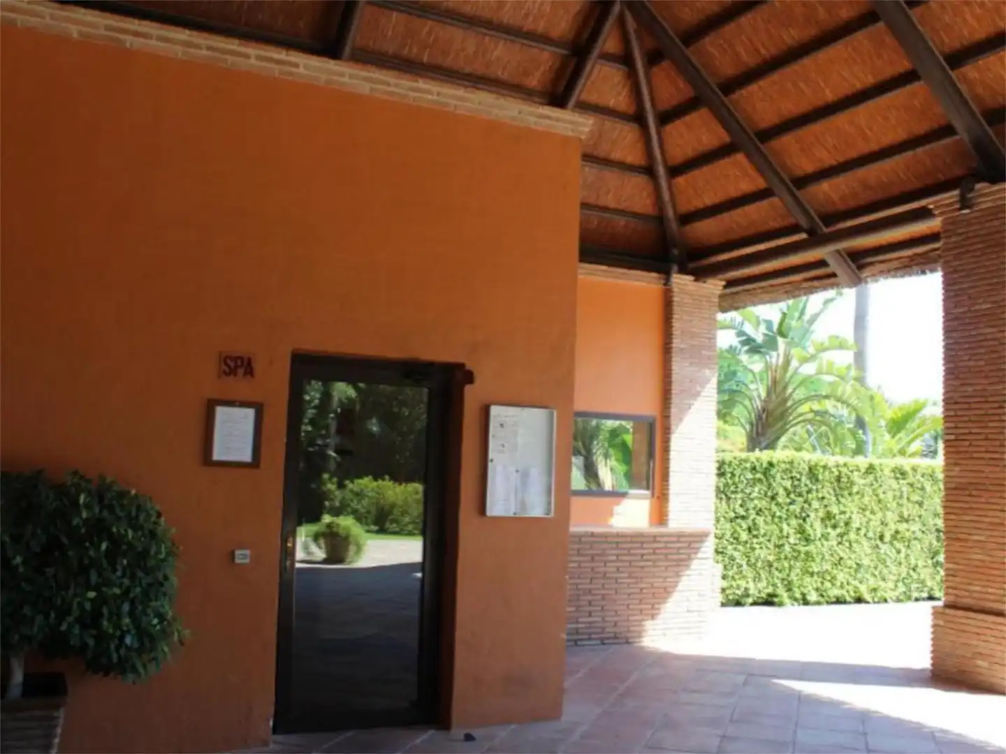 Wohnung zum Verkauf in Estepona mit Klimaanlage, Heizung und Terrasse