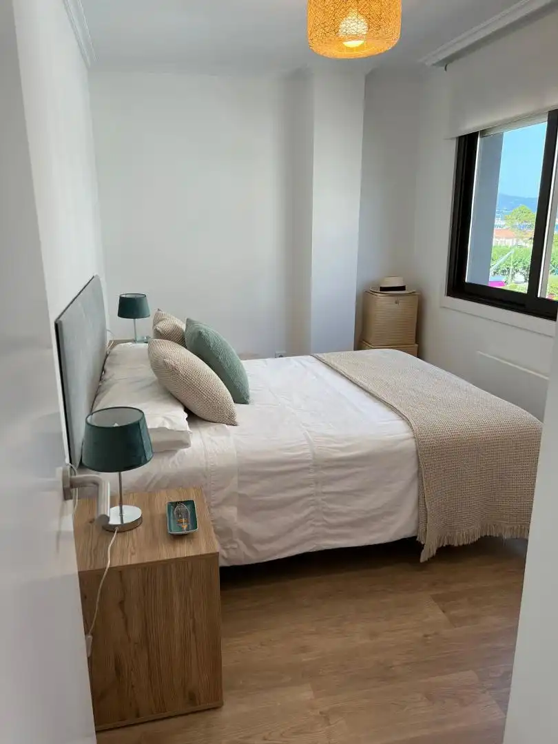 Dormitori de Apartament de lloguer en Baiona amb Calefacció, Parquet i Traster