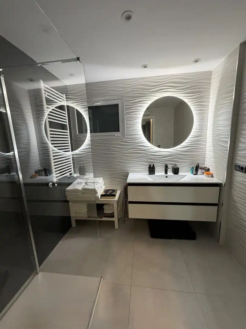 Room in Avenida Pintor Pérez Gil, 38, Alicante Golf Bathroom of Ground floor for share in Alicante / Alacant with Air Conditioner, Heating and Private garden