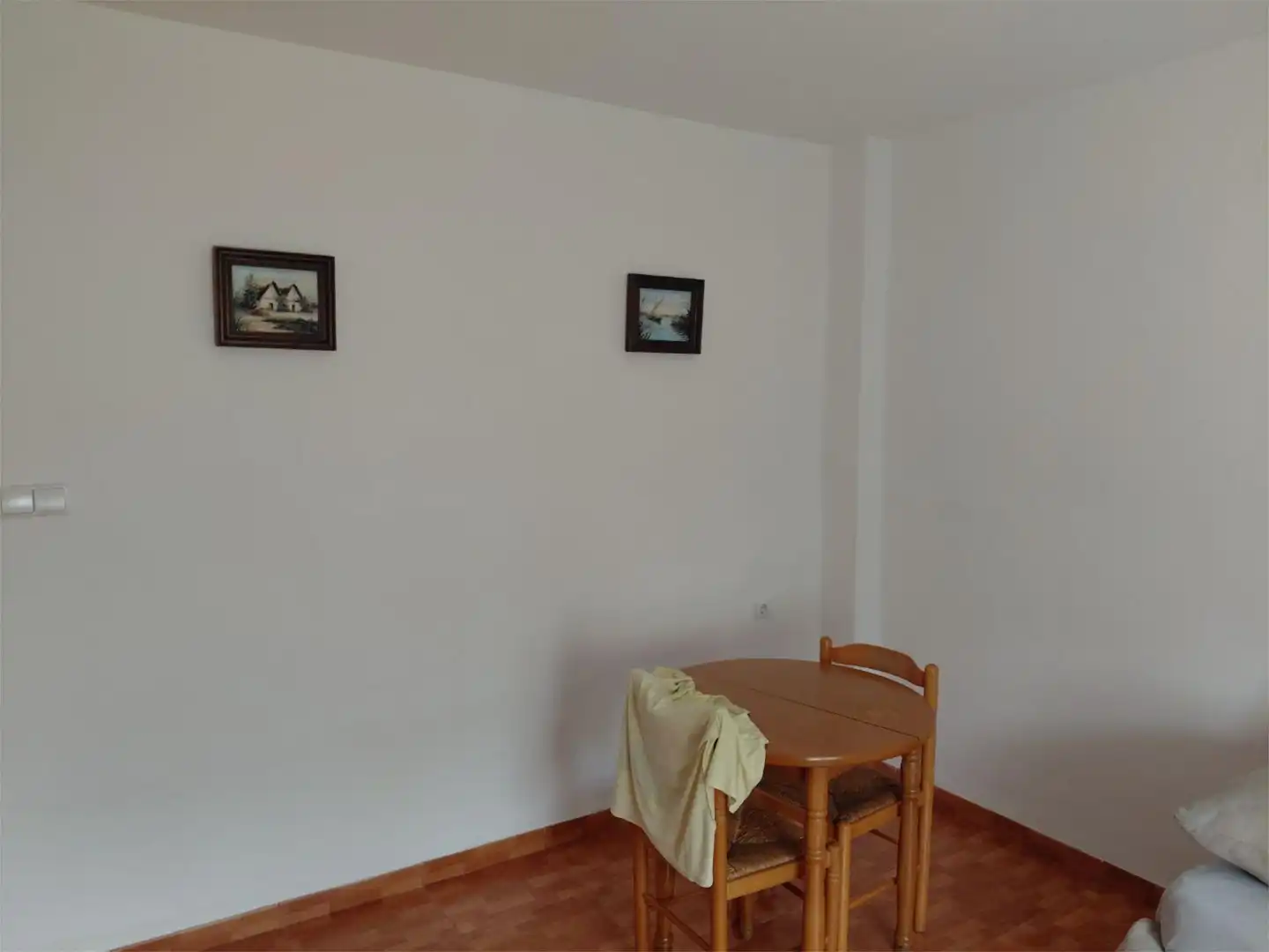 Room in Carrer del Mondúver, 39, Barrio de Benicalap Room in Carrer del Mondúver, 39, Barrio de Benicalap
