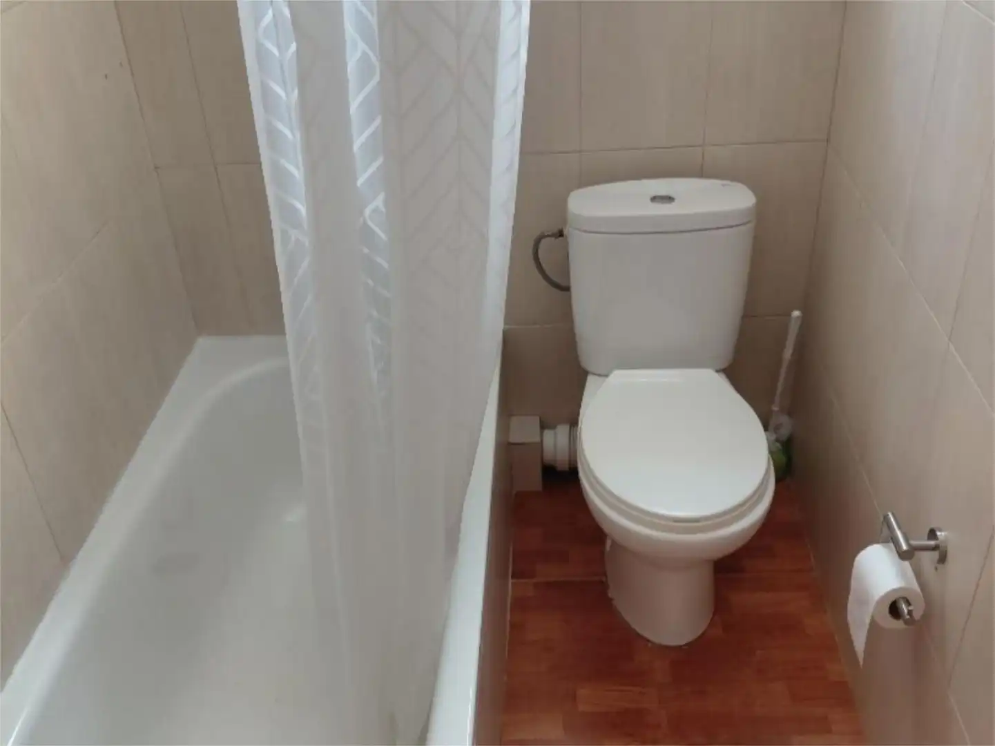 Room in Carrer del Mondúver, 39, Barrio de Benicalap Room in Carrer del Mondúver, 39, Barrio de Benicalap