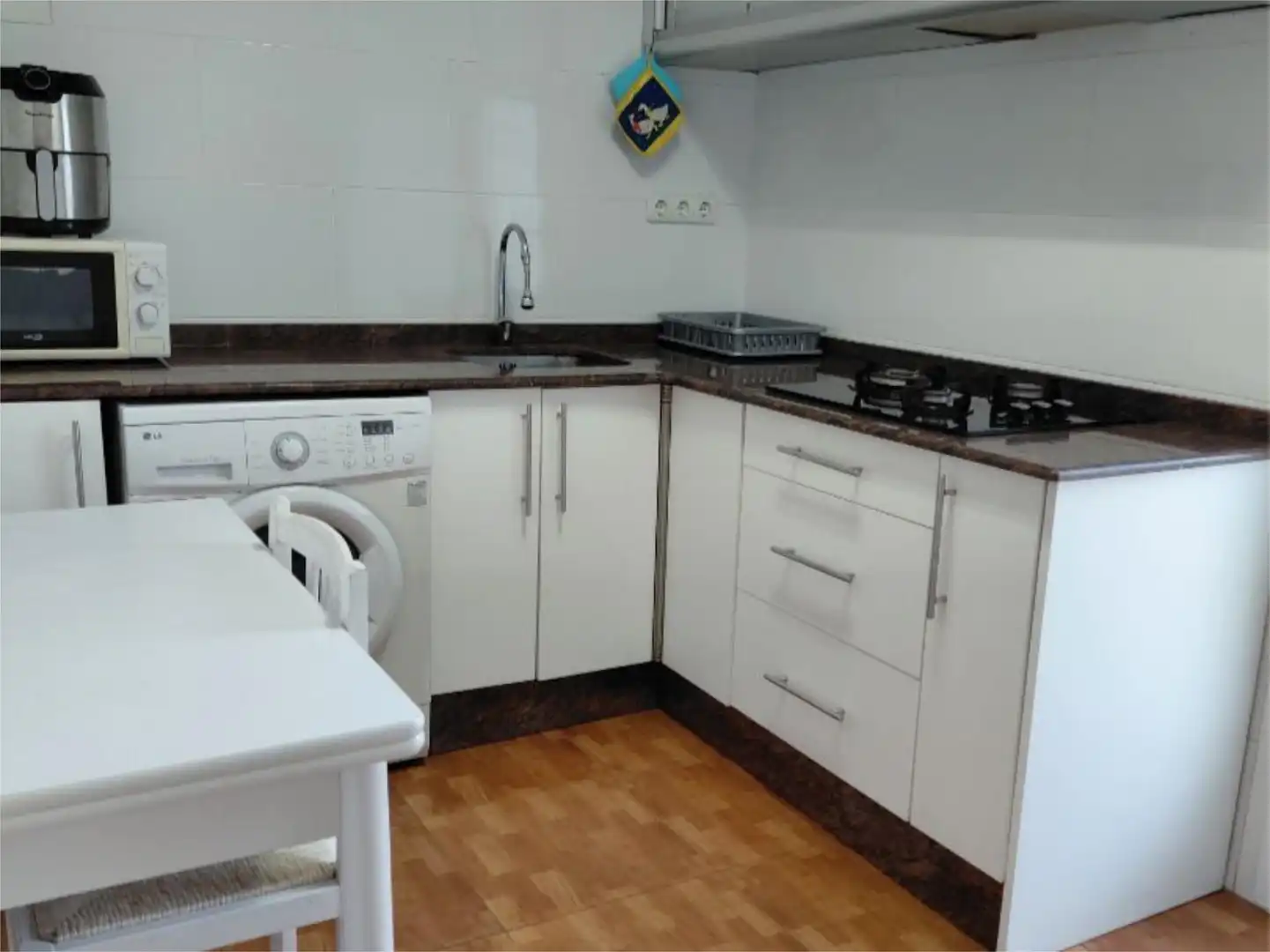 Room in Carrer del Mondúver, 39, Barrio de Benicalap Room in Carrer del Mondúver, 39, Barrio de Benicalap