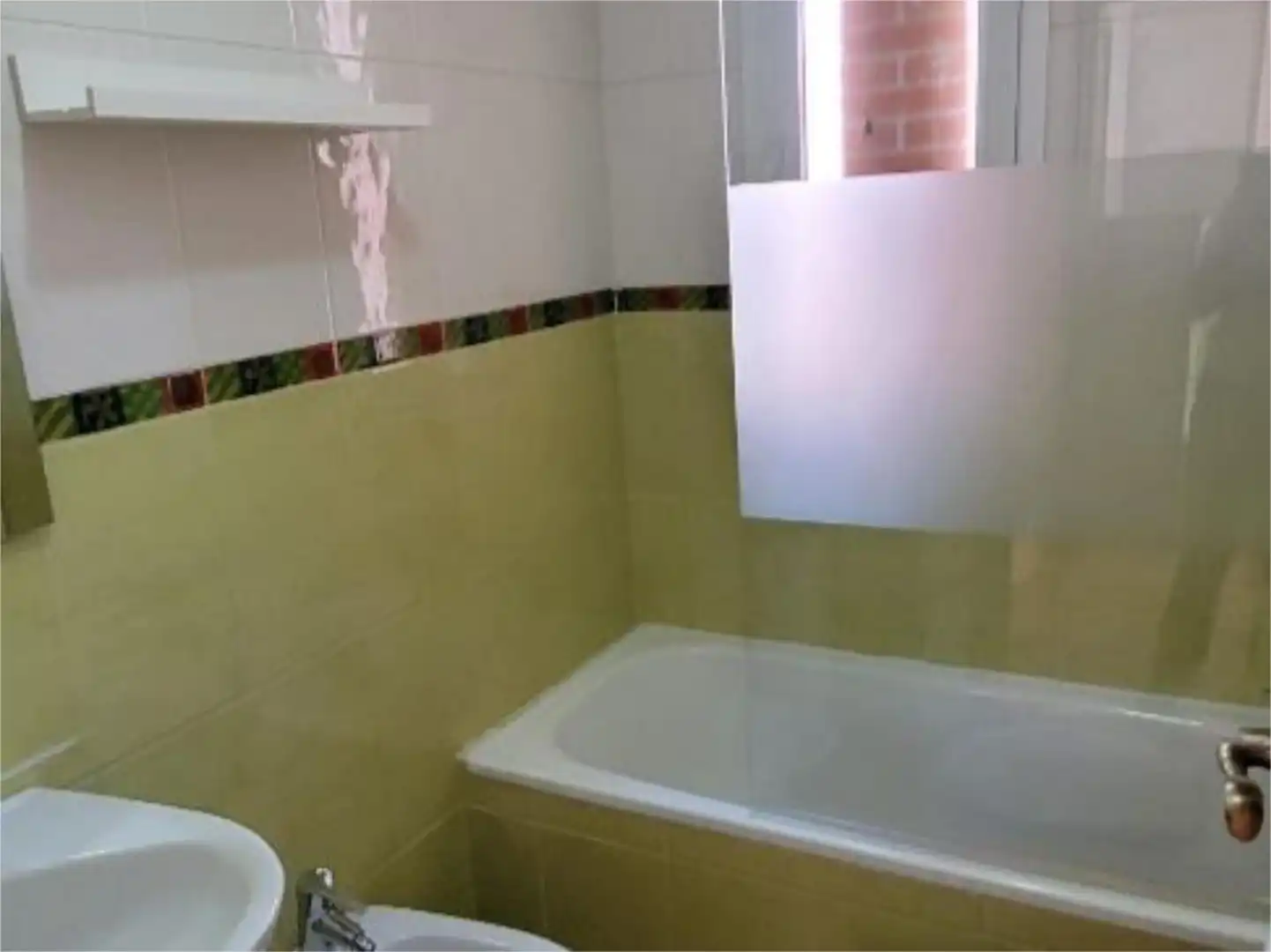 Casa adosada en venta en Corrales Baño de Casa adosada en venta en Aljaraque con Terraza y Balcón