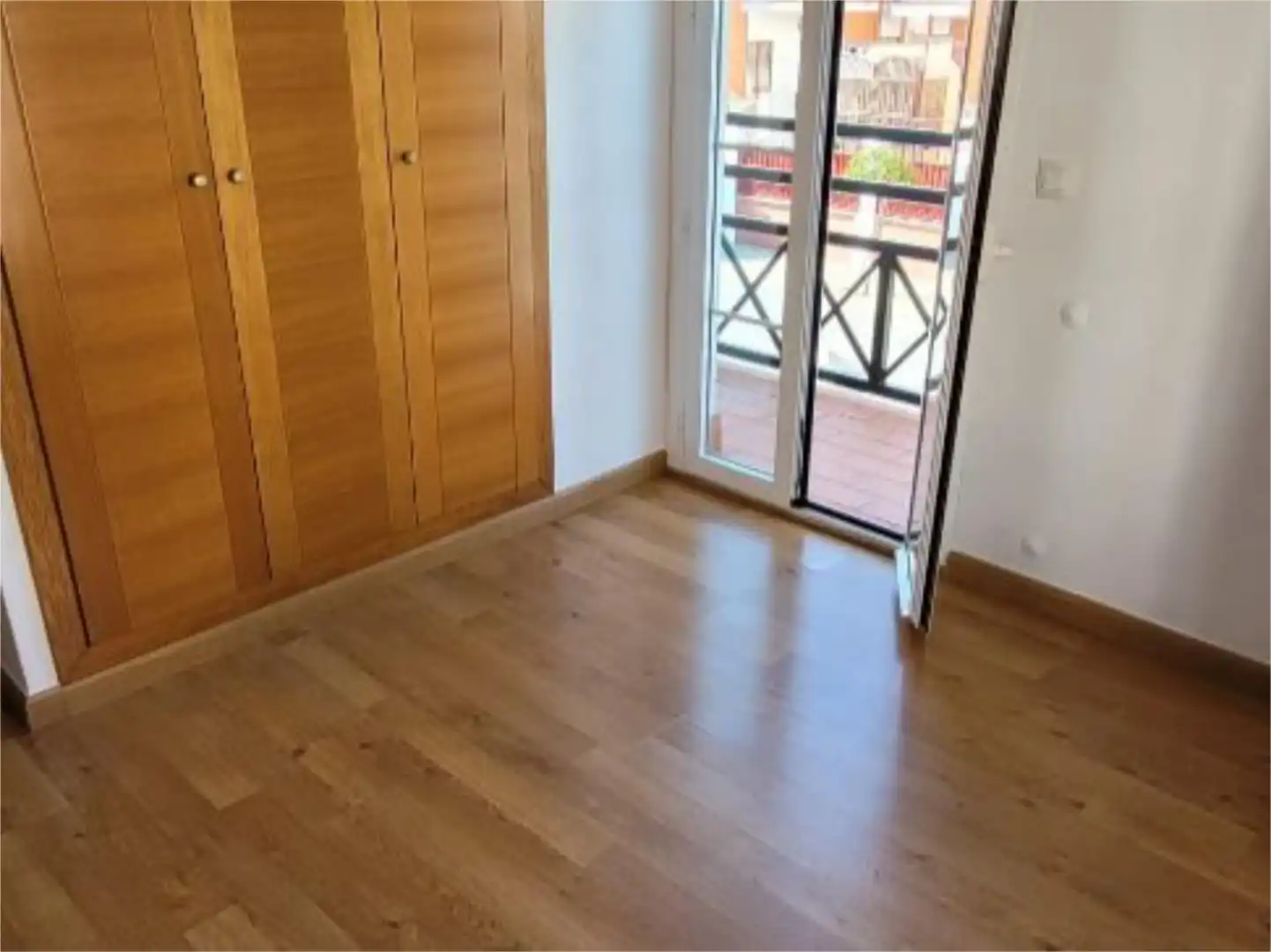 Casa adosada en venta en Corrales Habitación de Casa adosada en venta en Aljaraque con Terraza y Balcón