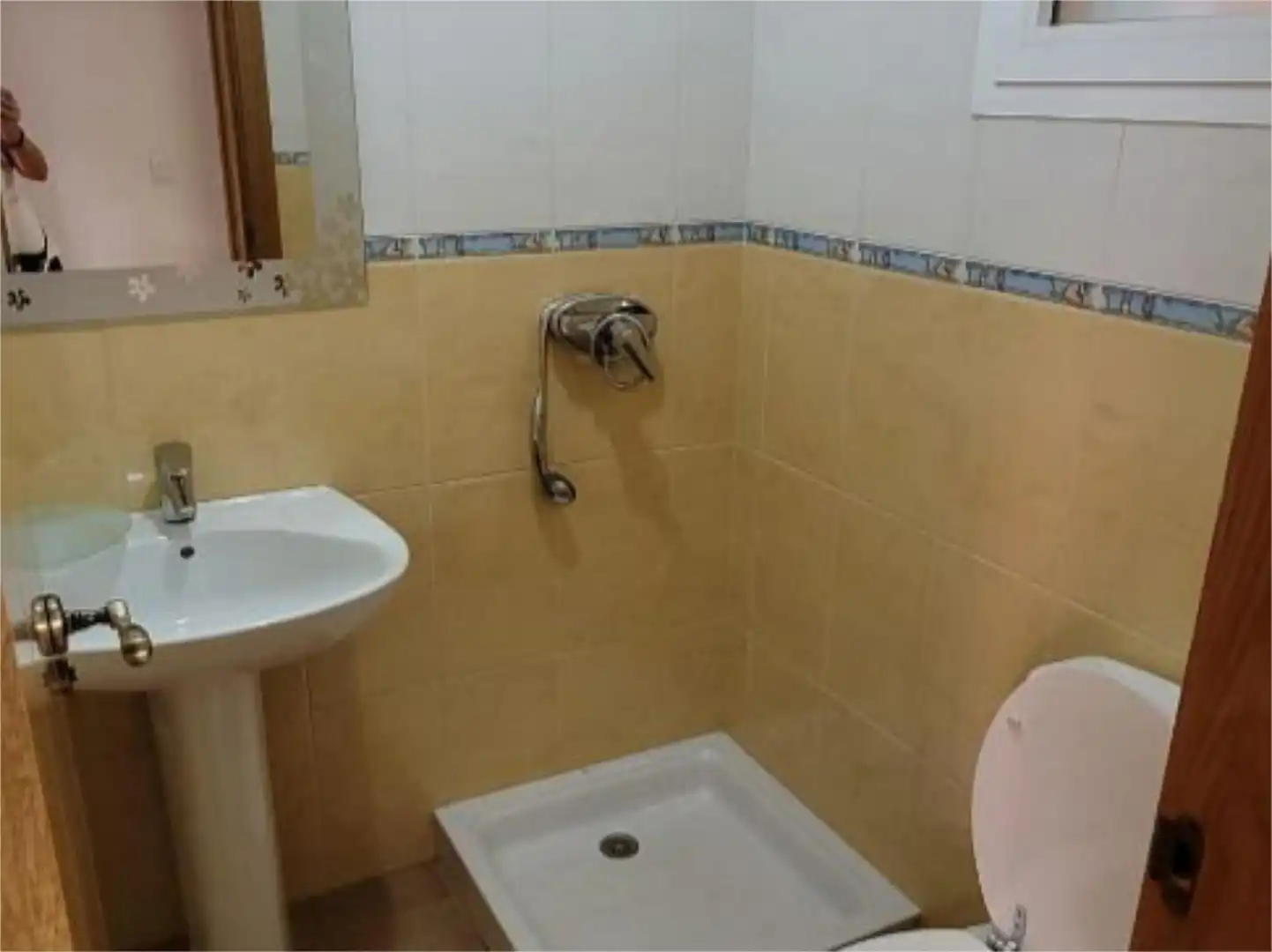 Casa adosada en venta en Corrales Baño de Casa adosada en venta en Aljaraque con Terraza y Balcón