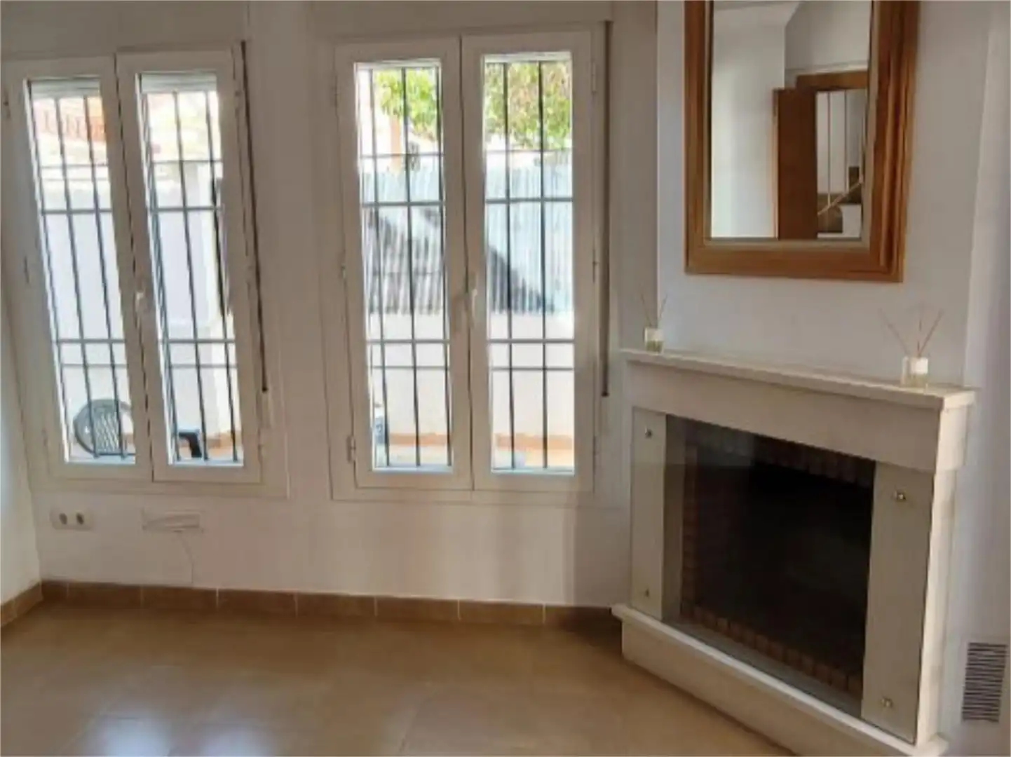 Casa adosada en venta en Corrales Casa adosada en venta en Aljaraque con Terraza y Balcón