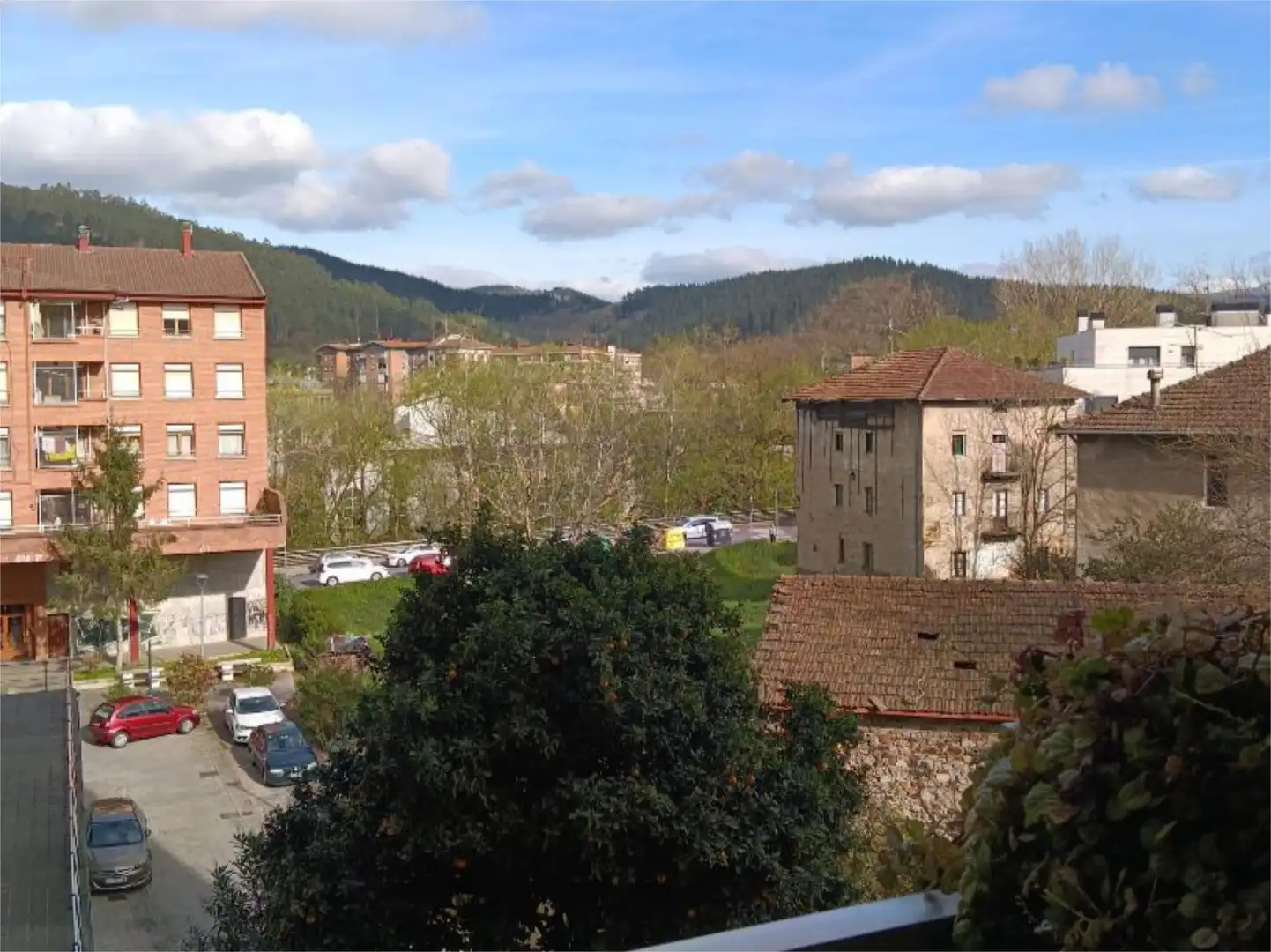 Vista exterior de Piso en venta en Usansolo con Terraza y Balcón