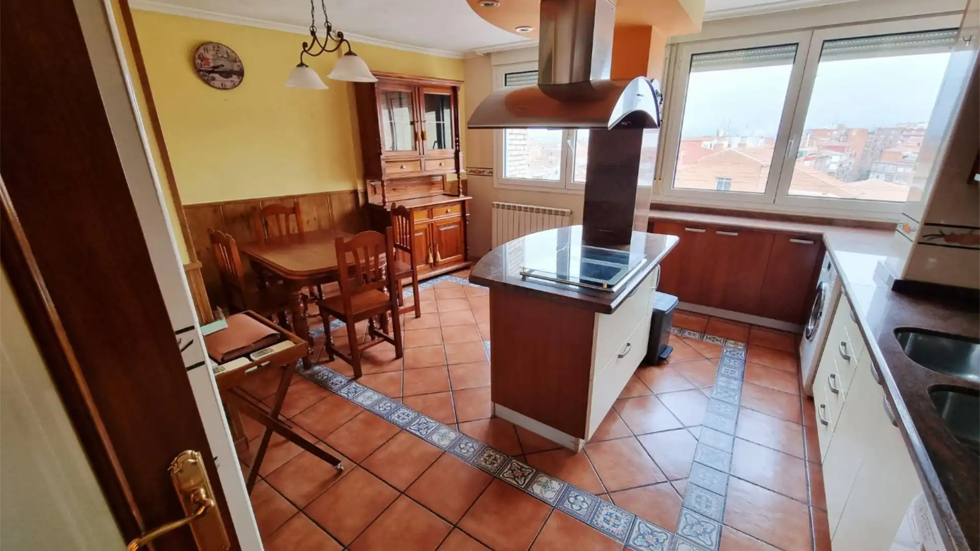 Küche von Wohnung zur Miete in Valladolid Capital mit Klimaanlage, Heizung und Parkett