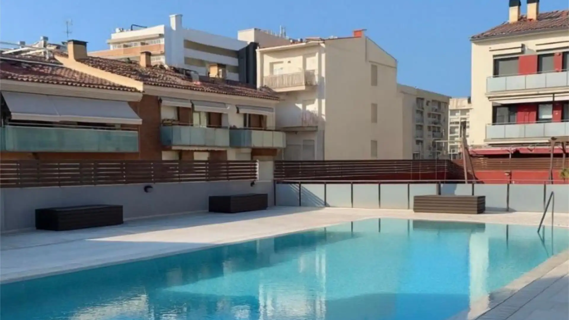 Schwimmbecken von Wohnung zum Verkauf in Calella mit Klimaanlage, Terrasse und Schwimmbad