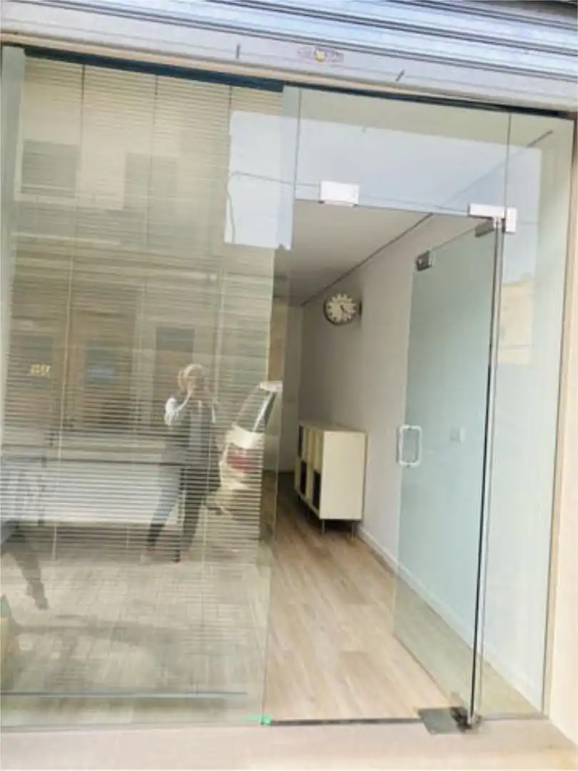 Local de lloguer en  Valencia Capital amb Aire condicionat