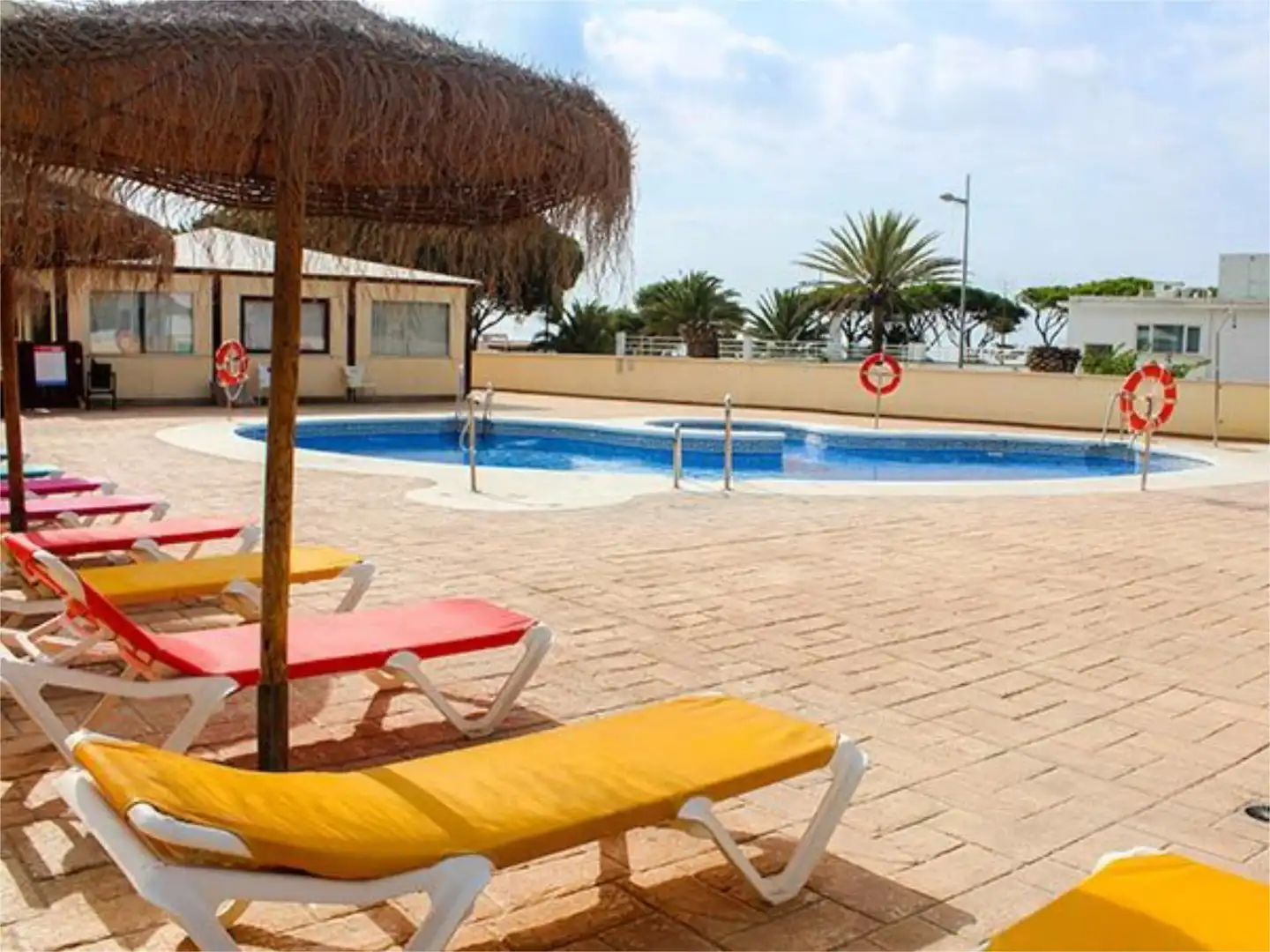 Wohnung zum Verkauf in Avenida de la Mar, 1, Los Caños de Meca Schwimmbecken von Wohnung zum Verkauf in Barbate mit Klimaanlage, Heizung und Privatgarten