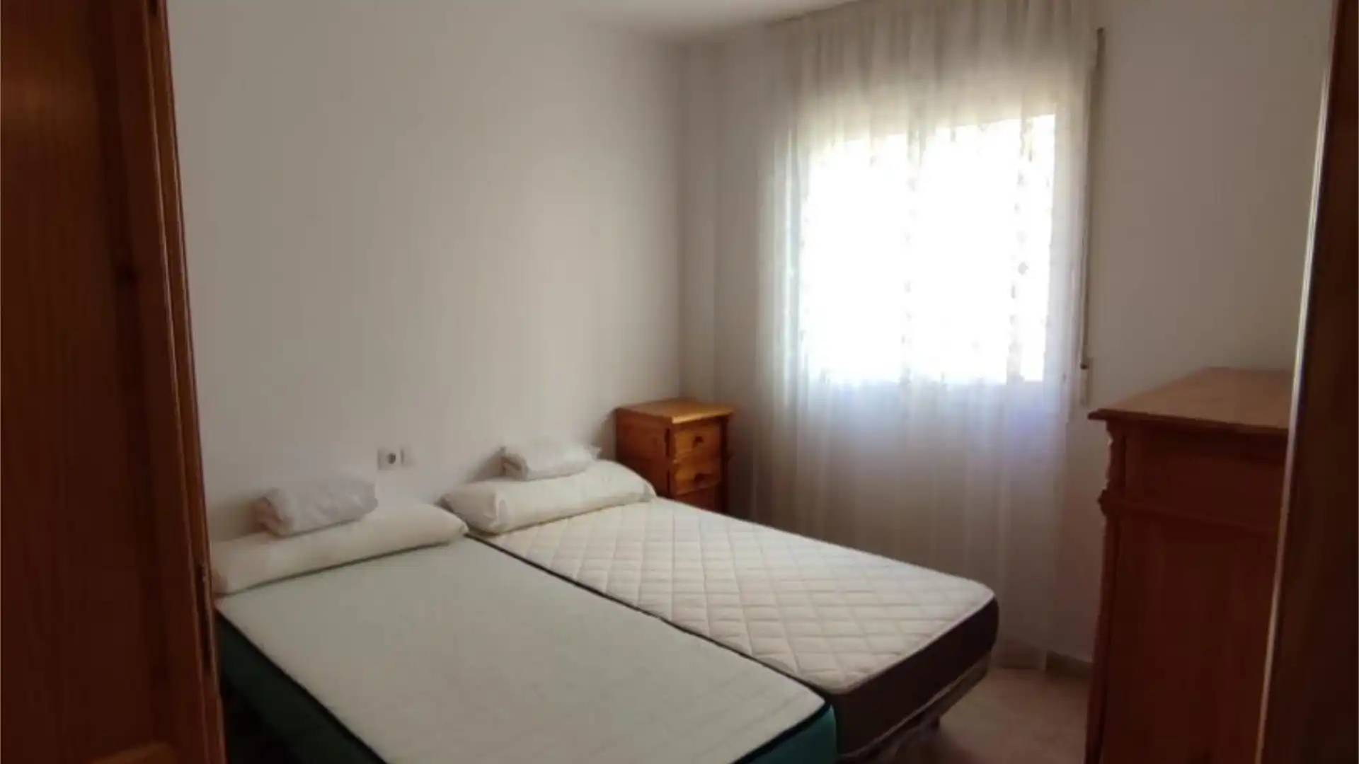 Zimmer in Calle Miguel Hernández, 7, Aljomahima - Ermita Schlafzimmer von Wohnung zur untervermieten in Las Gabias mit Klimaanlage, Heizung und Terrasse