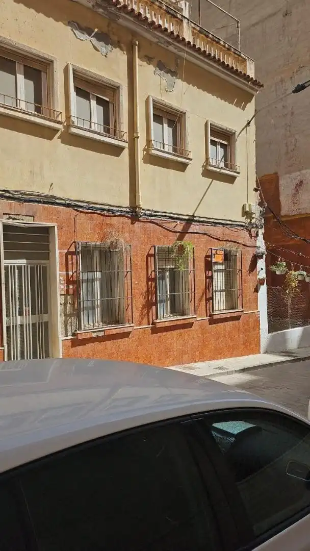 Casa adosada en venda a Calle de la Virgen del Socorro, 10, Raval Roig - Virgen del Socorro Vista exterior de Casa adosada en venda en Alicante / Alacant