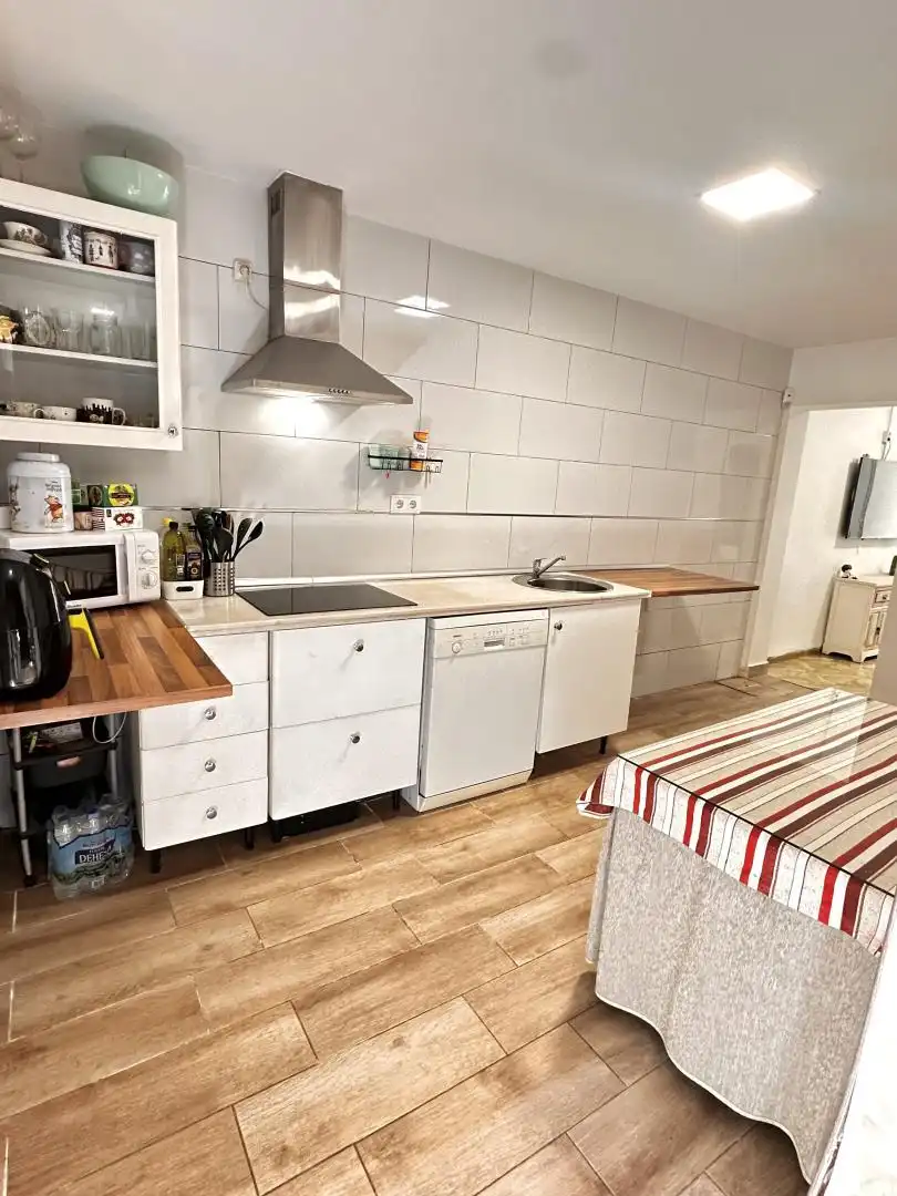 Kitchen of Single-family semi-detached for sale in  Sevilla Capital  with Air Conditioner, Heating and Parquet flooring
